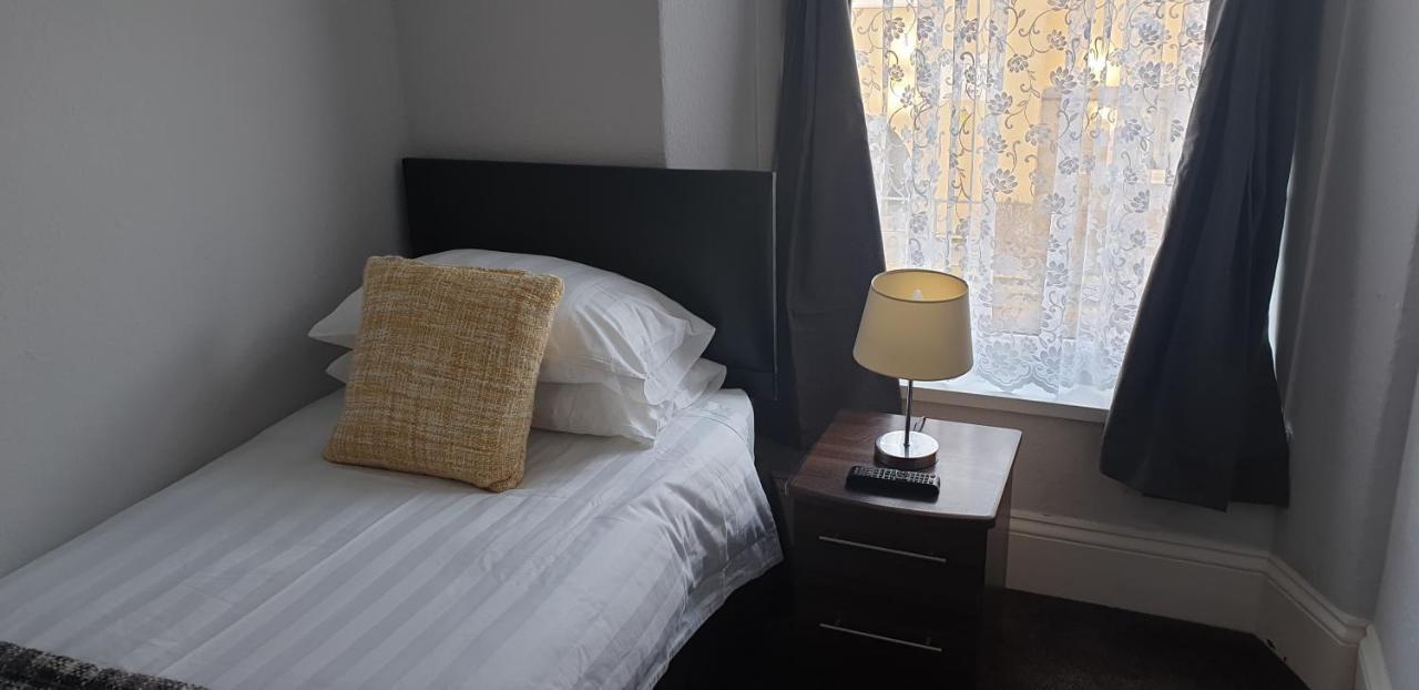 Lockinbar Holiday Apartments Tenby Kültér fotó