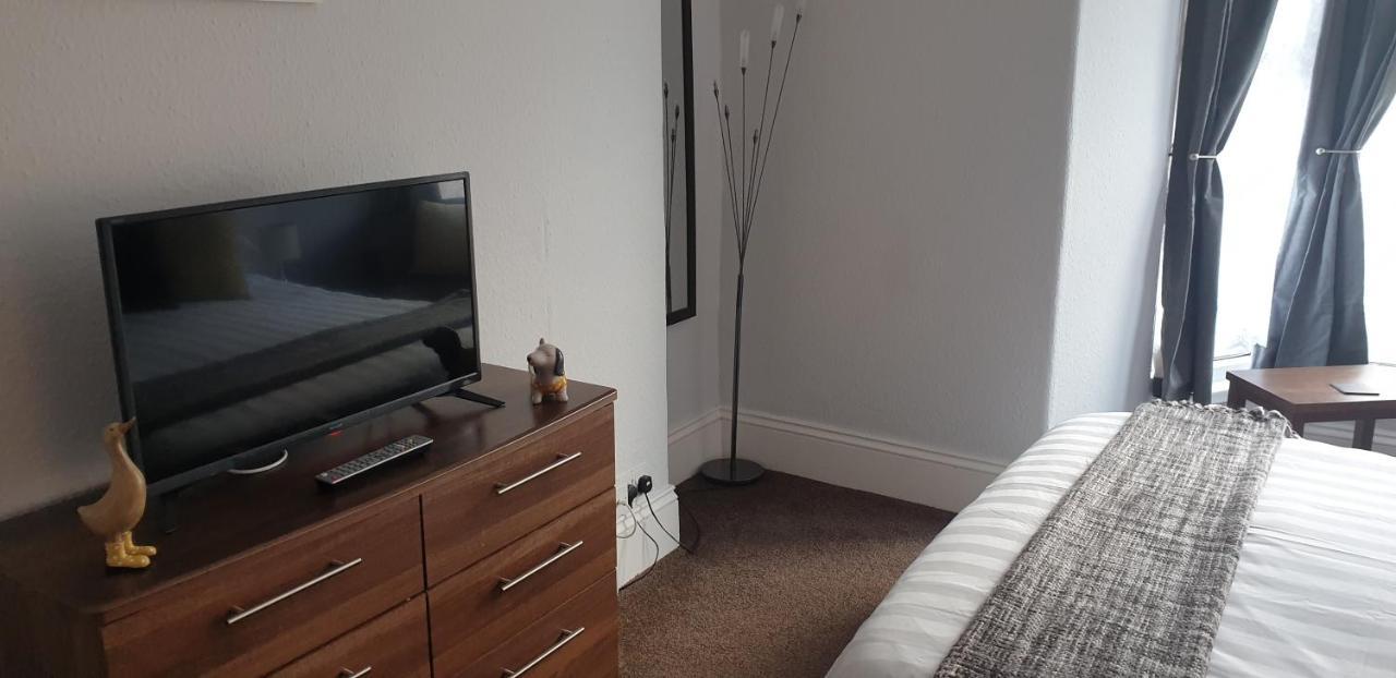 Lockinbar Holiday Apartments Tenby Kültér fotó